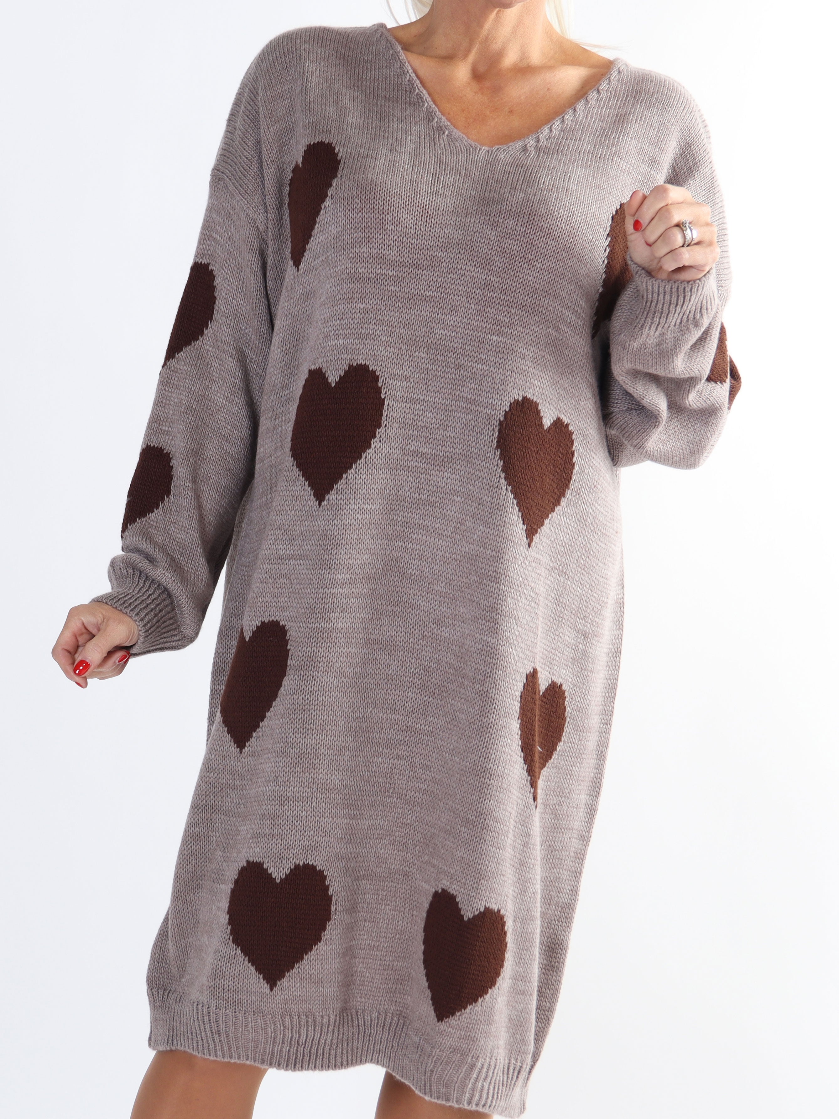 Lela - Stickad klänning med hjärtan i stora storlekar